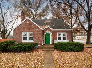 1051 Pike St, Saint Charles, MO 63301