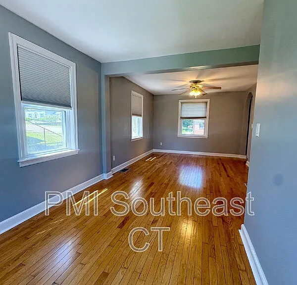 33 Country Club Rd — Photo 12