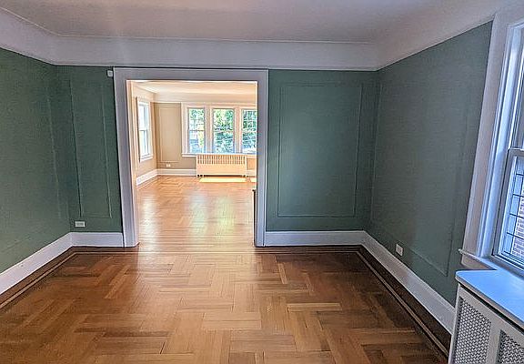 5th image of 32 E 235th St Floor 2