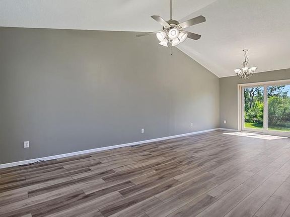 5th image of 23883 Opal St NE