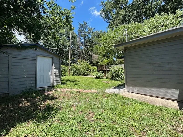 142 E Jordan St — Photo 21