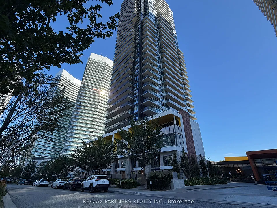 95 McMahon Dr #505