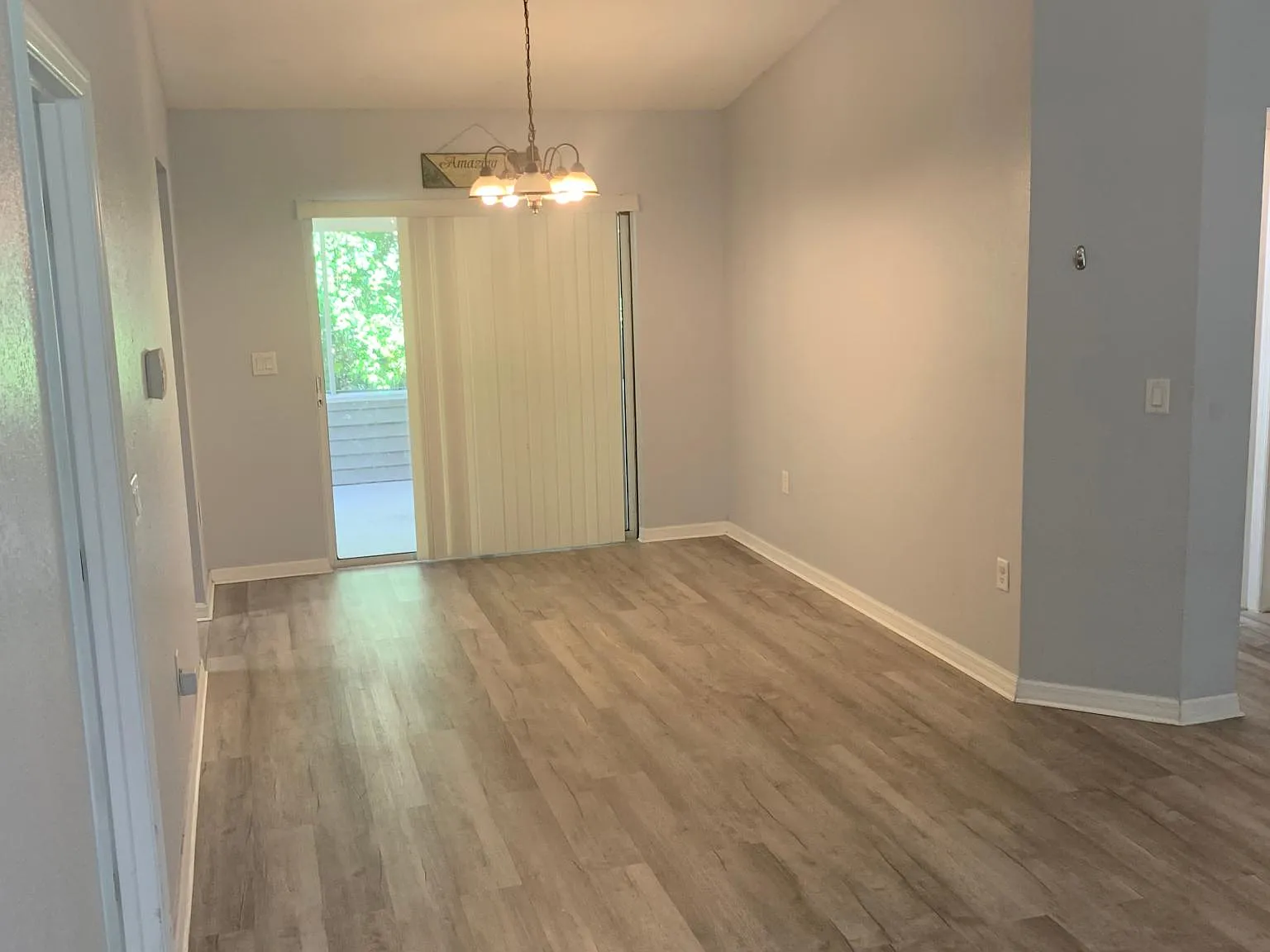 3 bed, 1080 sqft, $1,900 — Photo 2
