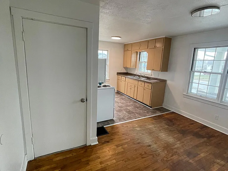 206 Shirley Ave #2 — Photo 3
