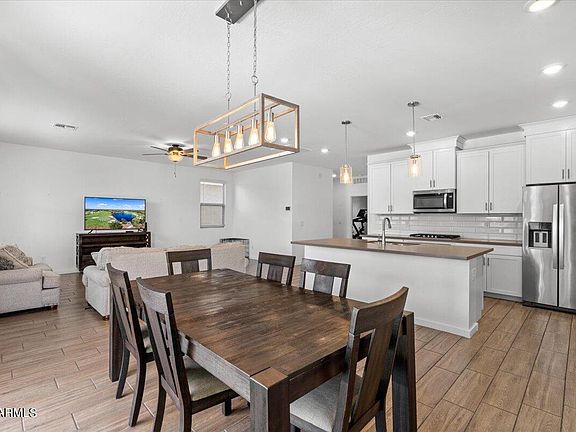 5th image of 14081 W PERSHING Street