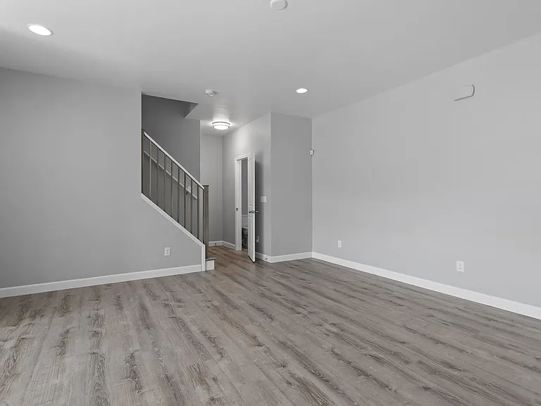 1424 Glenwater Dr — Photo 6