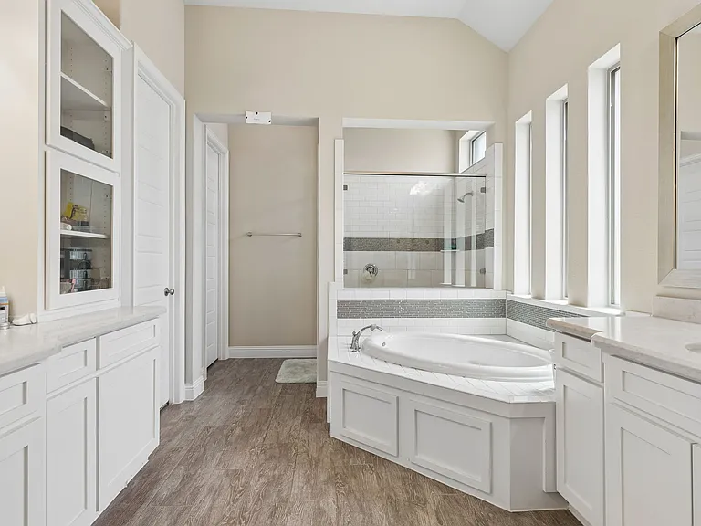 3028 Dustywood Dr — Photo 33