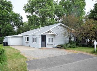 920 Cozy Ln, Oshkosh, WI 54901