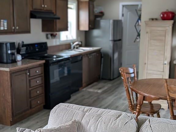 4th image of 38 Saint George Dr