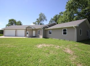 7239 Osage Rd, Waterloo, IA 50703
