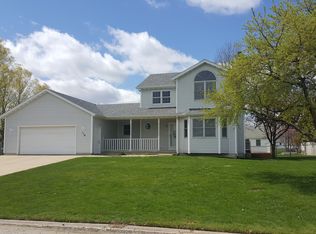 114 Sharon St, Farmersville, IL 62533
