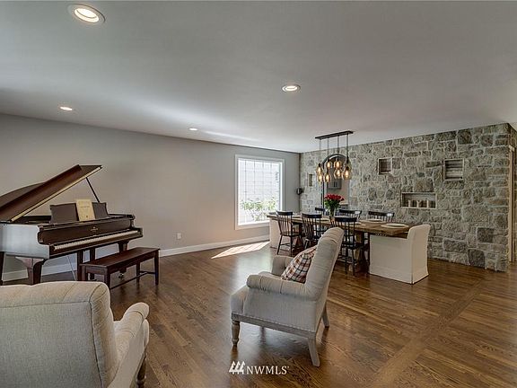 3rd image of 28405 NE 138th Pl