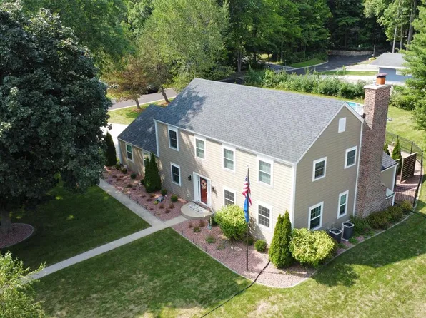 18400 Chevy Chase, Brookfield, WI 53045