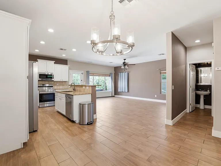 3446 E Fairview St — Photo 18