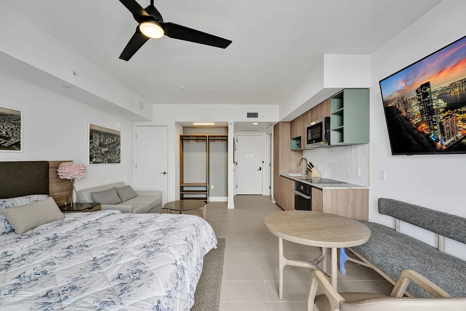 Studio, 1.0 bath, 365 sqft, $3,070 — Photo 1