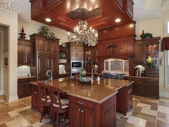 5th image of 10761 Isola Bella Ct