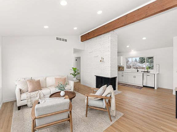 3rd image of 416 S Leta Rd