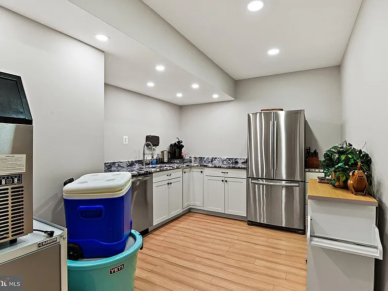 21922 Hyde Park Dr — Photo 34
