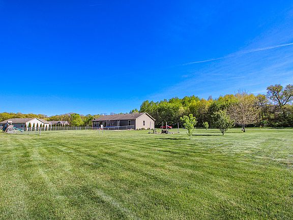 3rd image of 1668 Kelly Ct