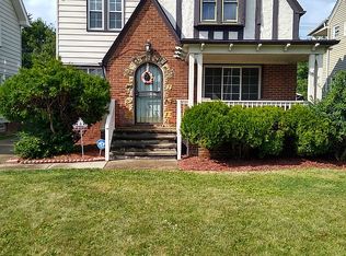 3533 Silsby Rd, University Heights, OH 44118