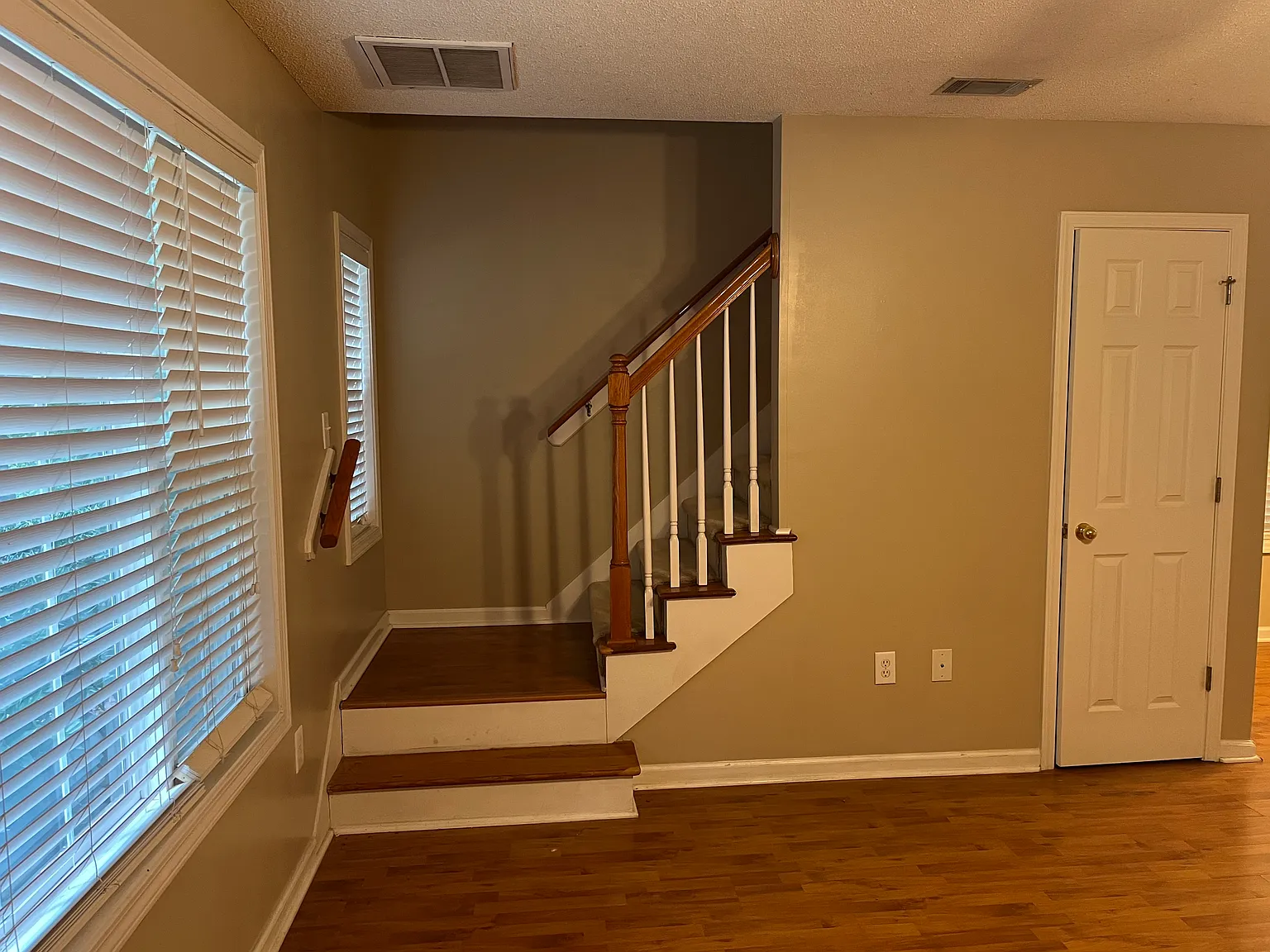 1305 Cedar Shoals Dr — Photo 2