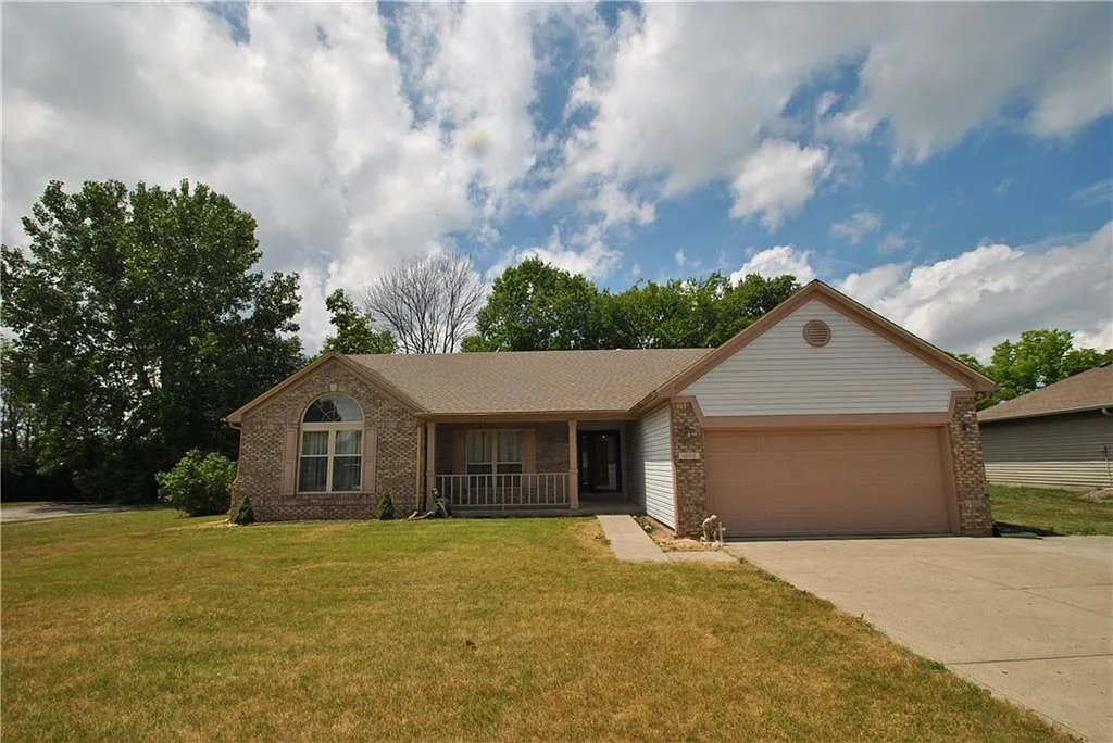 1202 Autumn Dr photo 1