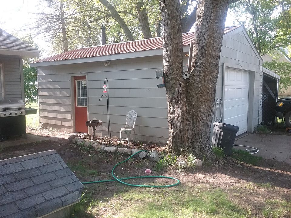 2nd image of 126 Center St
