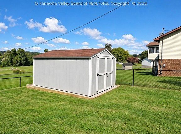 35th image of 51 Quenwood Ln