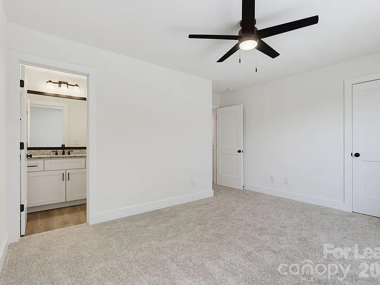 104 Maple Ave NW #B — Photo 12