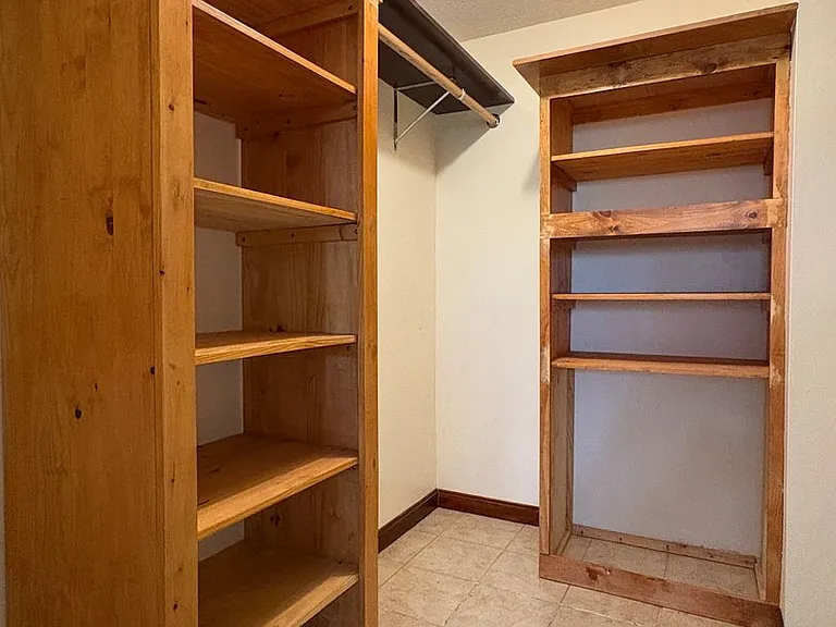 700 Robbins Ave #6 — Photo 8