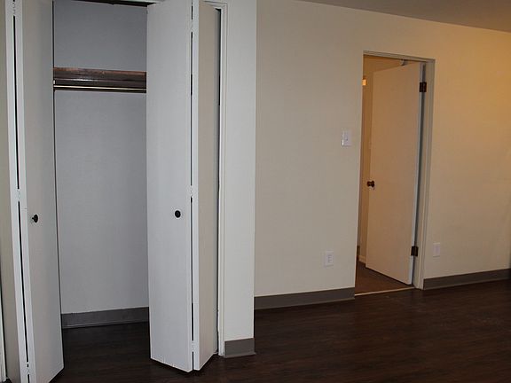 4th image of 2526 Columbia Ave APT 2