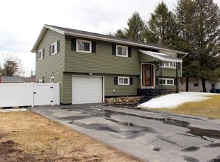 959 Burdeck St, Schenectady, NY 12306