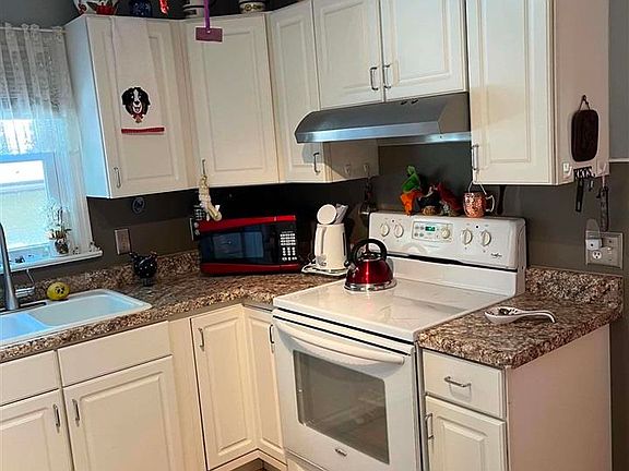 4th image of 705 Park Ln