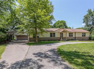 1009 E 108th Ter, Kansas City, MO 64131