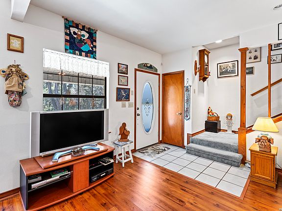 4th image of 30641 Beck