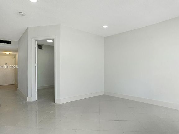 4th image of 1130 11th St APT 6J