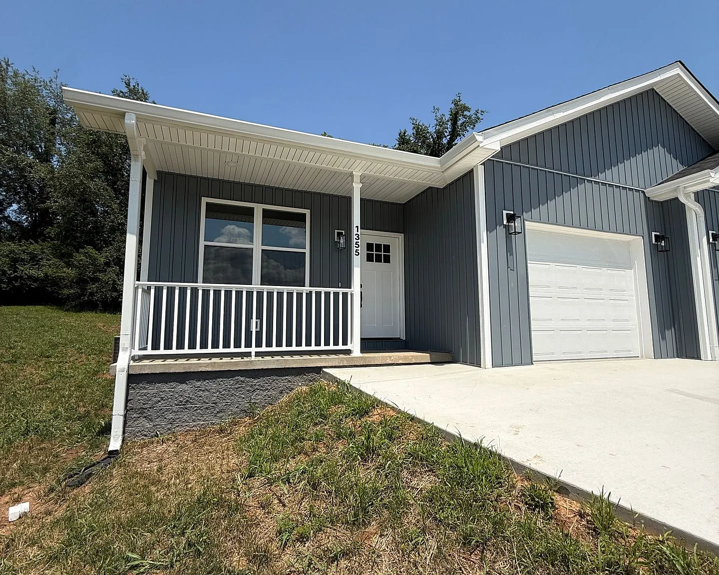 Brand-New 2 Bedroom Duplex for Rent West End of Morristown — Photo 1