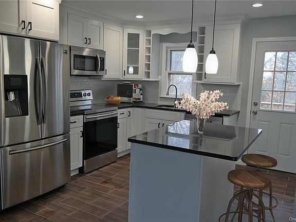 2nd image of 34 Donna Ln W