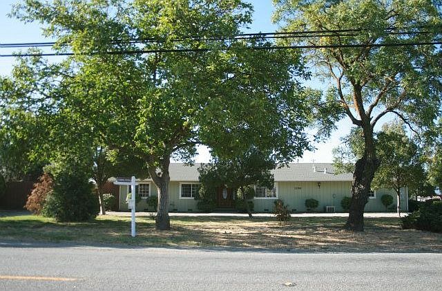 1st image of 1290 E San Martin Ave
