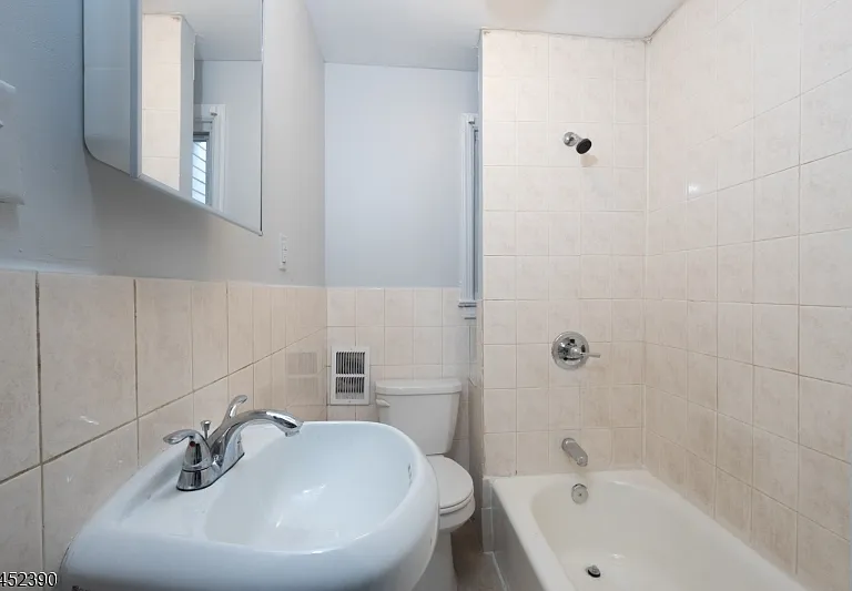 297 W Broadway #1 — Photo 5