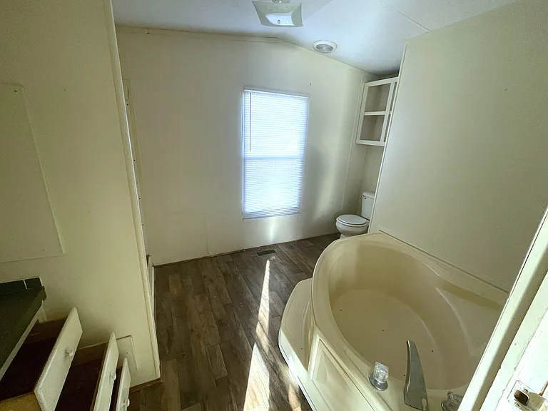 Oak Creek Estates MHC — Photo 43