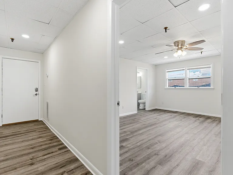1725 Henry Ave #106 — Photo 5
