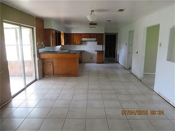 4th image of 10659 Oak Brook Dr