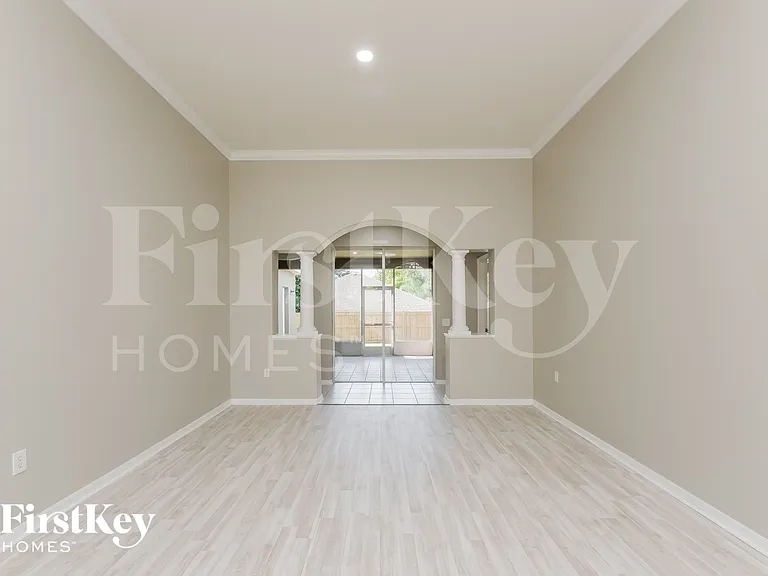 2210 Briana Dr — Photo 13