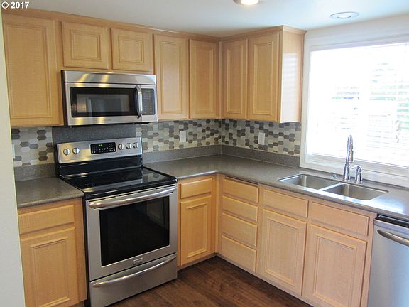 2nd image of 1309 SE Park Crest Ave
