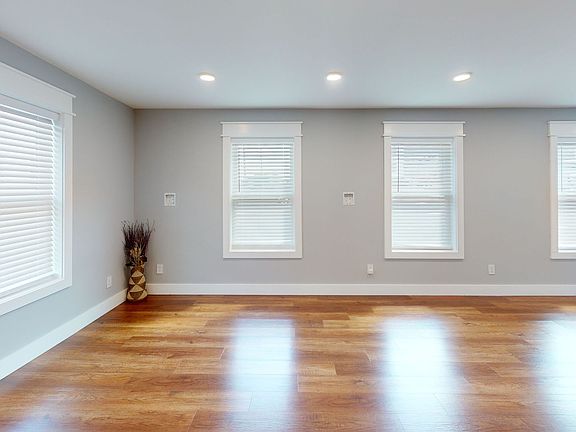 5th image of 316 17th St S APT 2