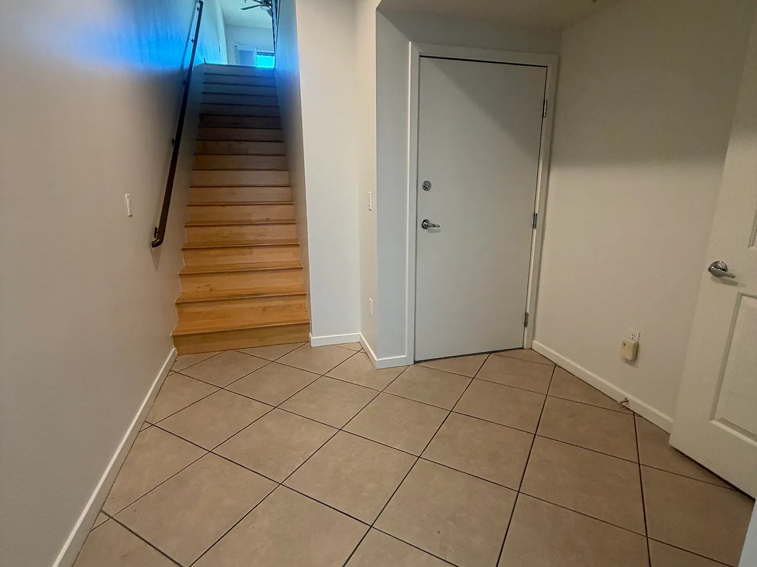 2 bed, 2.5 bath, 1735 sqft, $3,195 — Photo 4