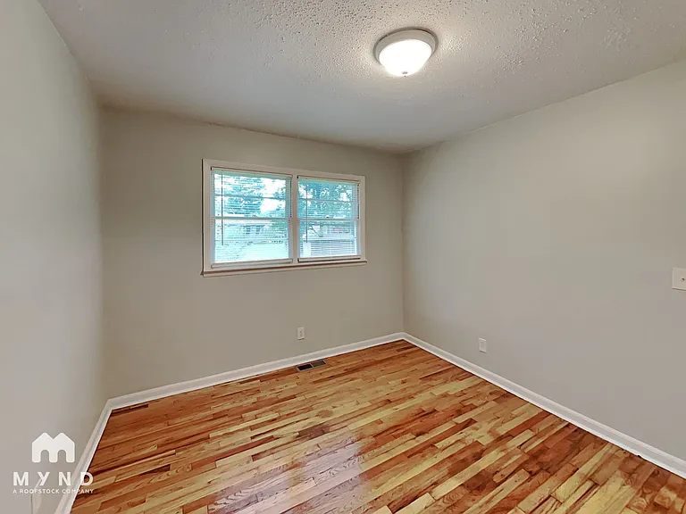 921 N Highland Dr — Photo 10