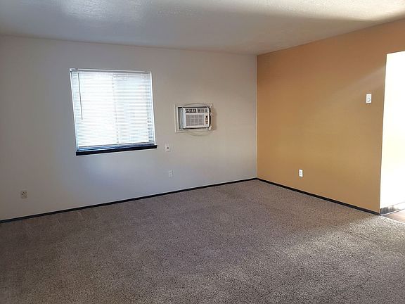 4th image of 2605 SE 119th Ave #0