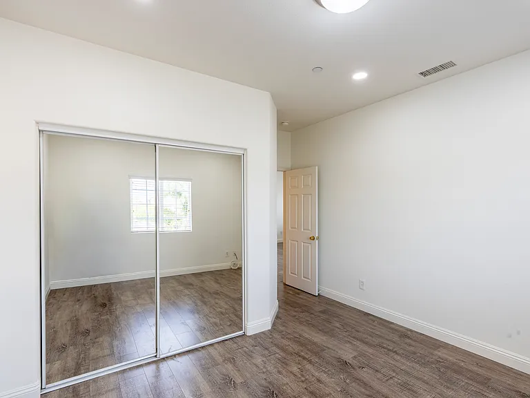 10623 Mona Way — Photo 29